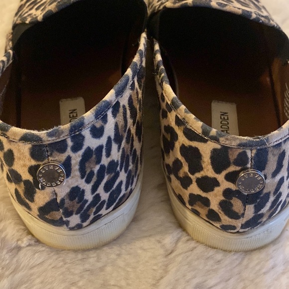 Steve Madden leopard print slip on shoes - Picture 5 of 9